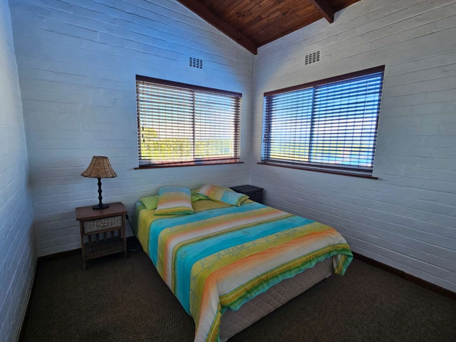 4 Bedroom Property for Sale in Pearly Beach Western Cape